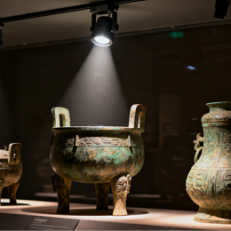 十年磨光：名泓照明，以定制化光效雕刻高端空间质感