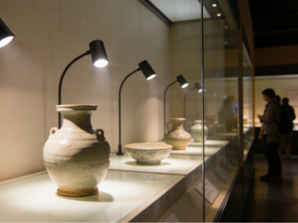 光，是懂你的语言：揭秘高端空间的定制照明之道